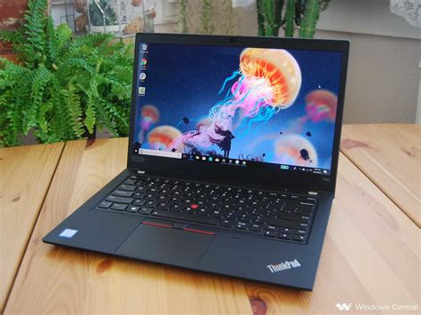 ThinkPad T490 .